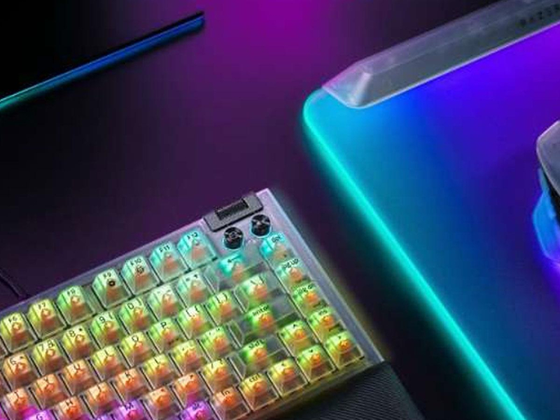 Razer BlackWidow V4 75% Phantom White