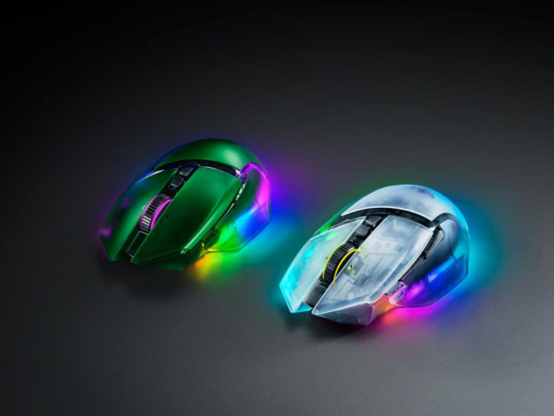 Razer Basilisk V3 Pro 35K Phantom White