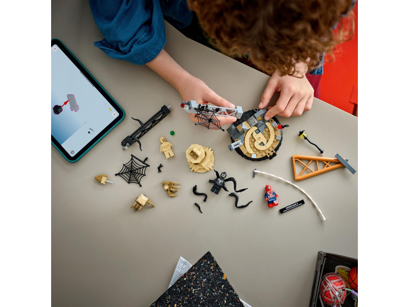 LEGO SUPER HEROES 76334 Epische Schlacht: Spider-Man gegen Sandman