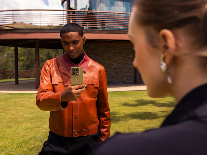 Motorola Signature 5G 16/512GB Martini Olive 165Hz