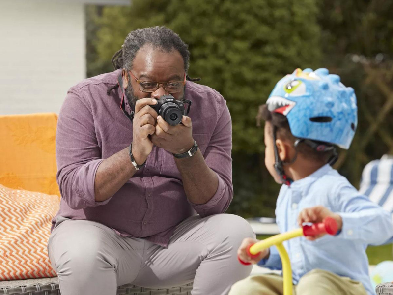 Canon EOS R100 Bild 1